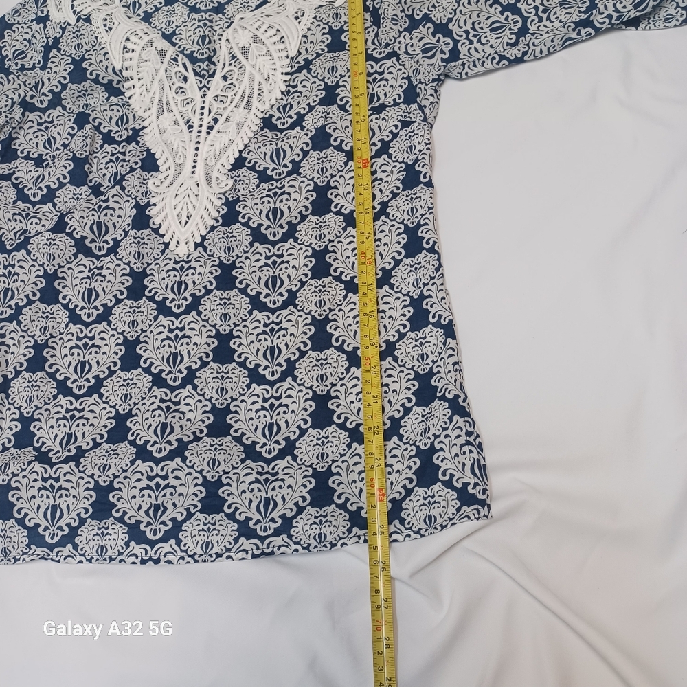 Talbots women  Size XS Blue and White Embroidered 3/4 Sleeve Blouse. 100% Cotton - Picture 10 of 11